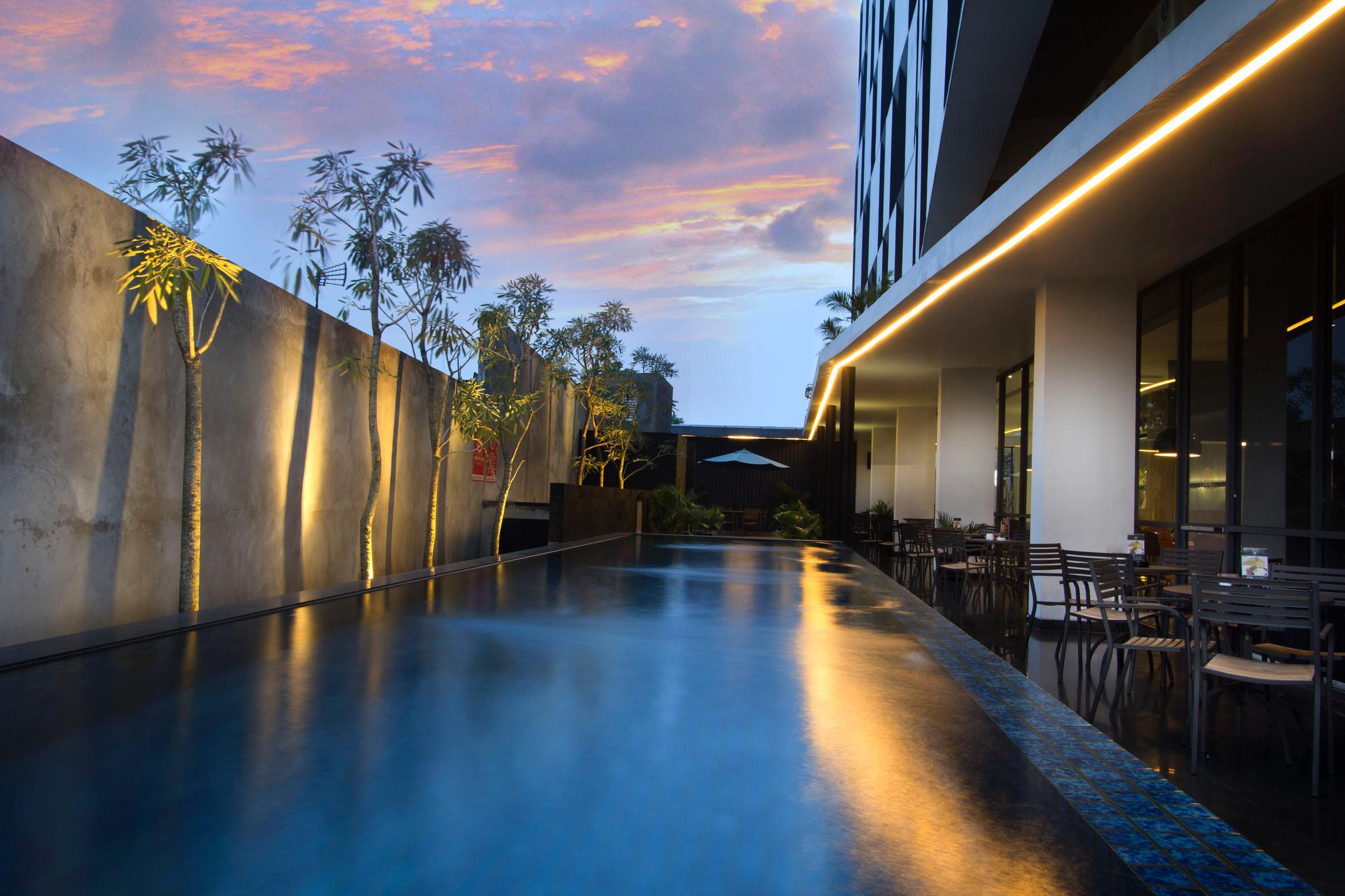 Neo Hotel Tendean Jakarta By Aston Exterior photo