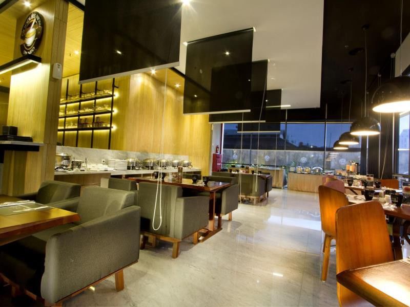 Neo Hotel Tendean Jakarta By Aston Exterior photo
