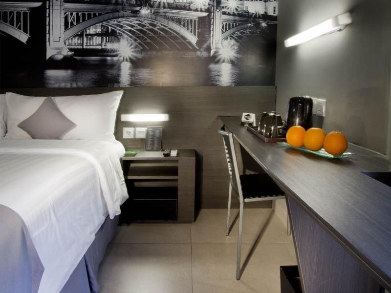 Neo Hotel Tendean Jakarta By Aston Exterior photo