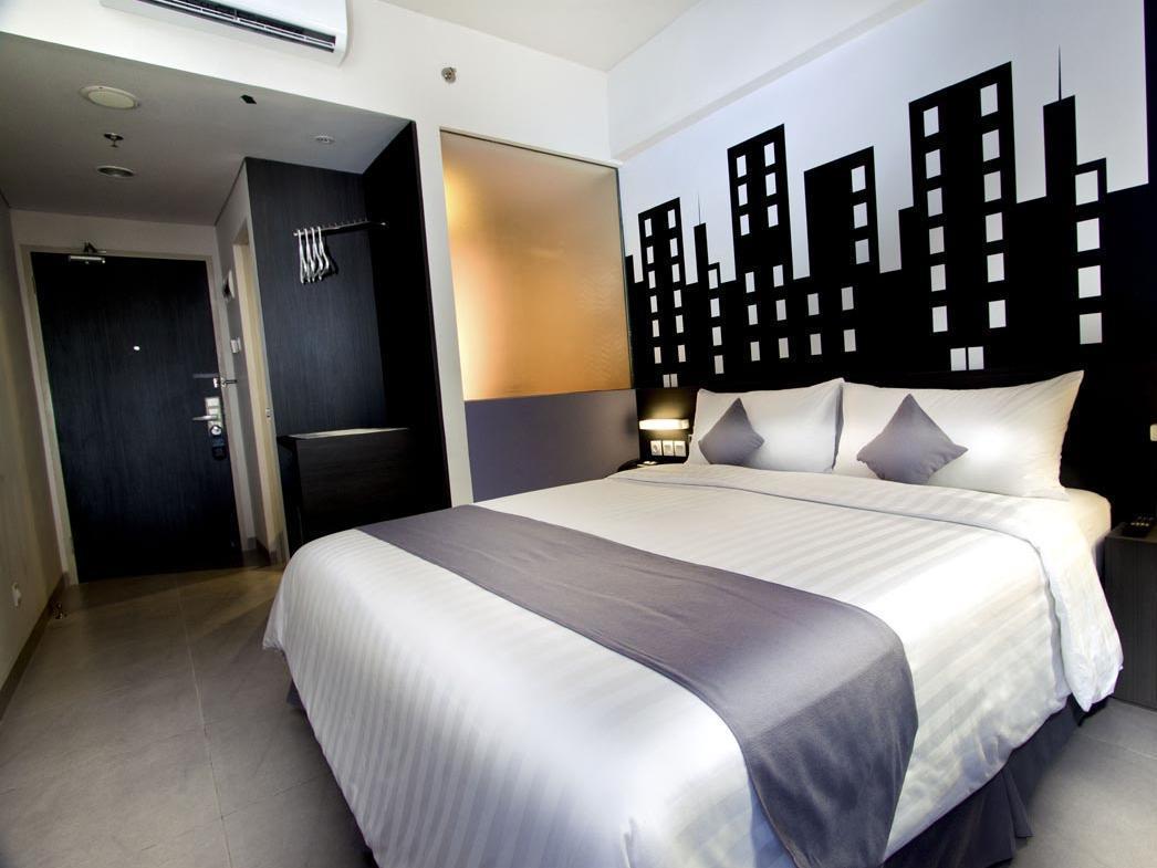 Neo Hotel Tendean Jakarta By Aston Exterior photo
