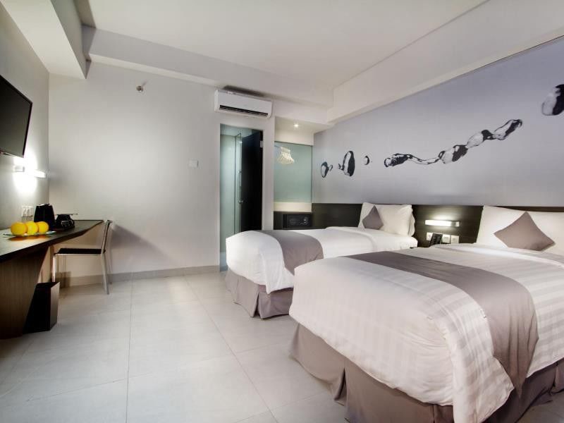 Neo Hotel Tendean Jakarta By Aston Exterior photo