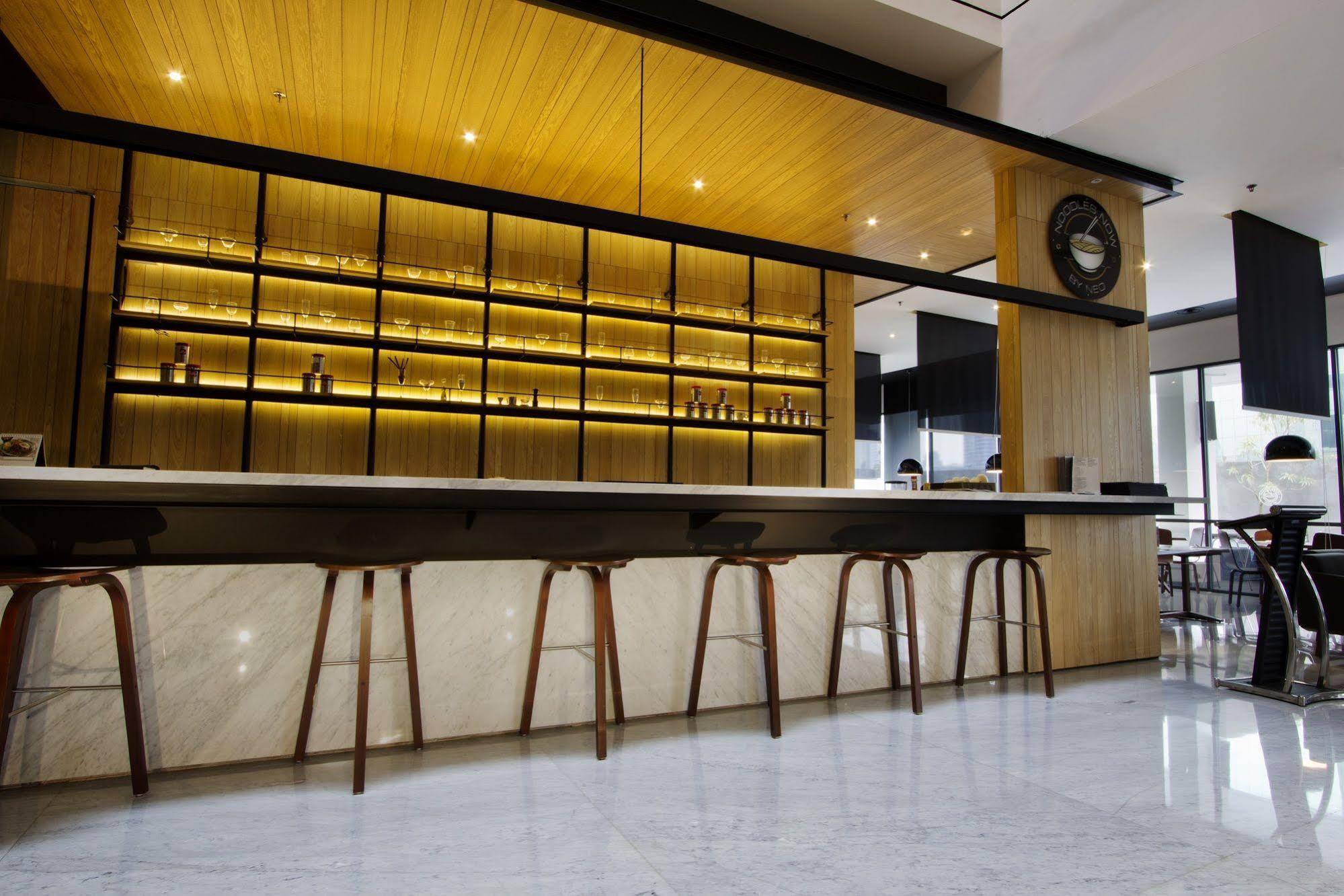 Neo Hotel Tendean Jakarta By Aston Exterior photo